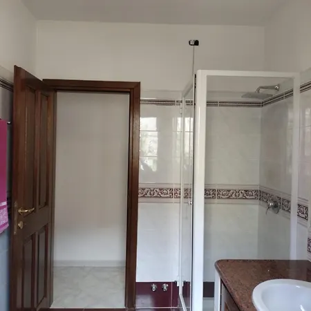 فندق مبيت وإفطار Bandi