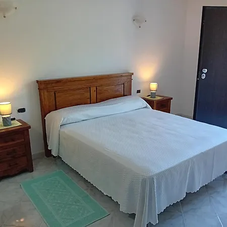 Bandi Pensionat San Teodoro (Sardinia)